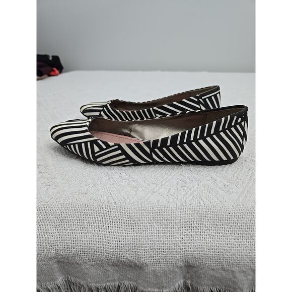 Pink&Pepper Womens 7 Zebra Striped Flats READ - Picture 9 of 11